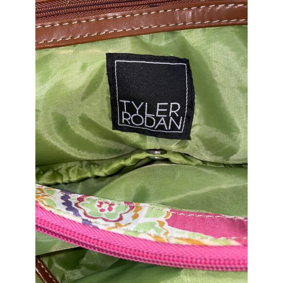 Tyler Rodan Paisley Summer for Summer - So Many Pockets! - Great for Travel - Picture 7 of 13